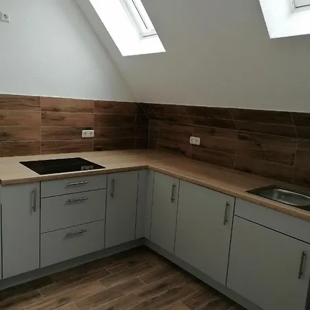 Altes Gesellenhaus منزل للإقامة دينكلاغه